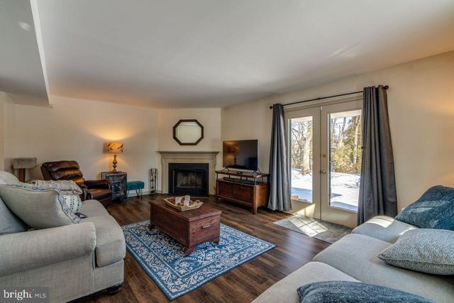 113 OAK KNOLL CIR, Millersville, PA 17551