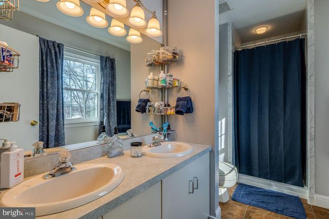 113 OAK KNOLL CIR, Millersville, PA 17551