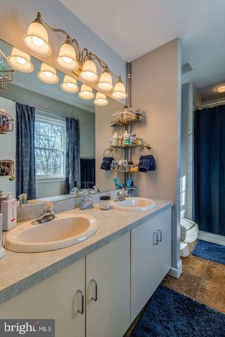 113 OAK KNOLL CIR, Millersville, PA 17551