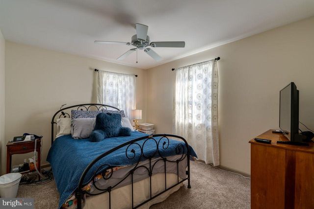 113 OAK KNOLL CIR, Millersville, PA 17551