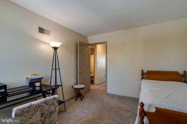 113 OAK KNOLL CIR, Millersville, PA 17551