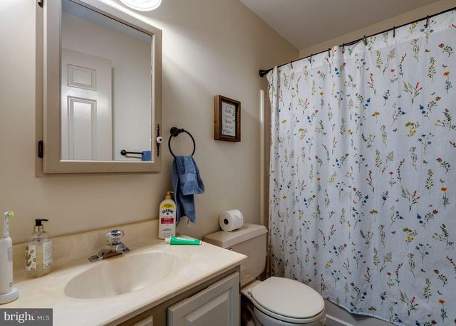 113 OAK KNOLL CIR, Millersville, PA 17551