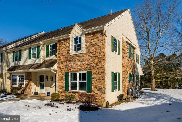 113 OAK KNOLL CIR, Millersville, PA 17551