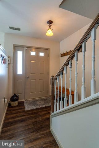 113 OAK KNOLL CIR, Millersville, PA 17551