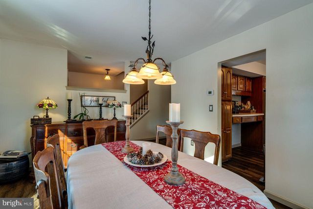 113 OAK KNOLL CIR, Millersville, PA 17551