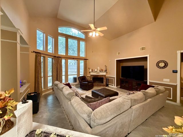 117 Brookbend, Cibolo, TX 78108