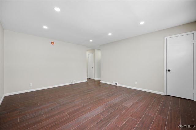 657 72nd Street, Niagara Falls, NY 14304