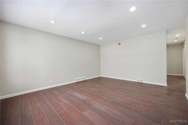 657 72nd Street, Niagara Falls, NY 14304