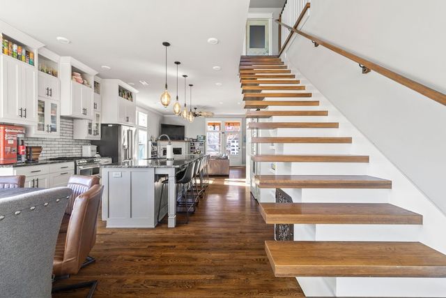 234 SW F Street, Bentonville, AR 72712