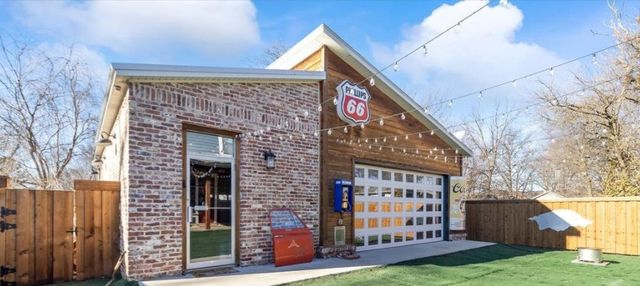 234 SW F Street, Bentonville, AR 72712