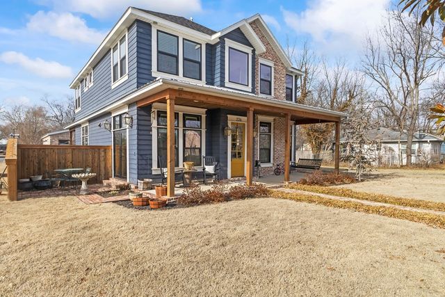 234 SW F Street, Bentonville, AR 72712
