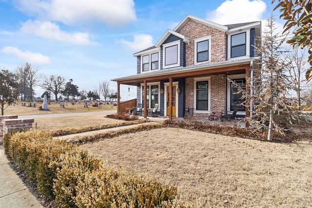 234 SW F Street, Bentonville, AR 72712
