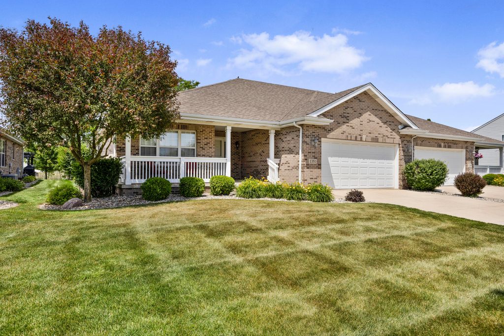 1351 Dalemont Way, Dyer, IN 46311