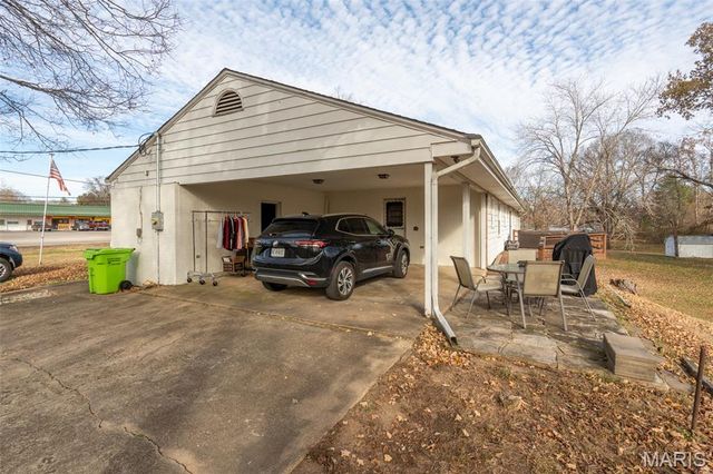 215 Piedmont Ave., Piedmont, MO 63957