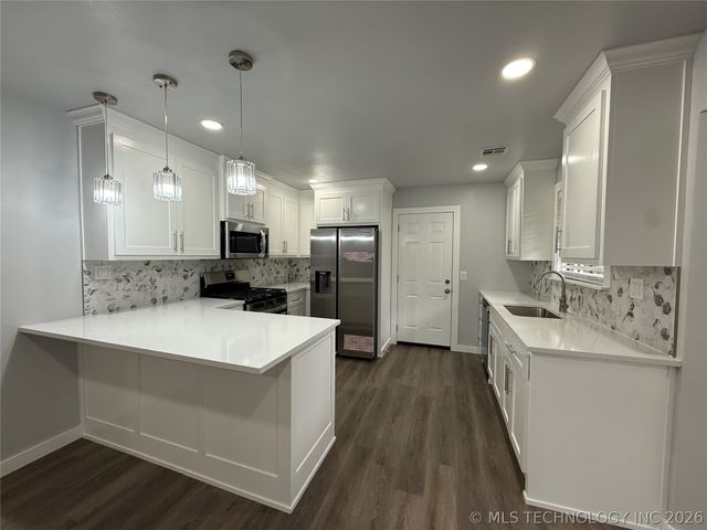 5641 S Trenton Avenue, Tulsa, OK 74105
