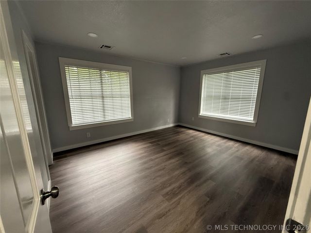5641 S Trenton Avenue, Tulsa, OK 74105