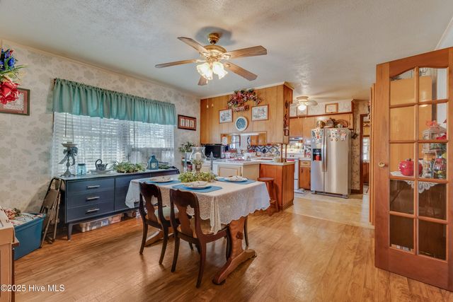 307 W Westbrook Street, Wallace, NC 28466