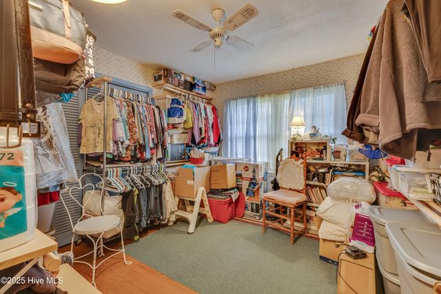 307 W Westbrook Street, Wallace, NC 28466