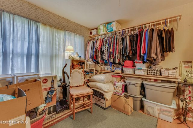307 W Westbrook Street, Wallace, NC 28466