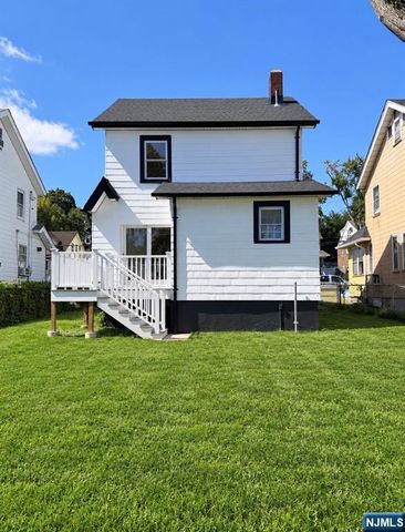 693 Chestnut Avenue, Teaneck, NJ 07666