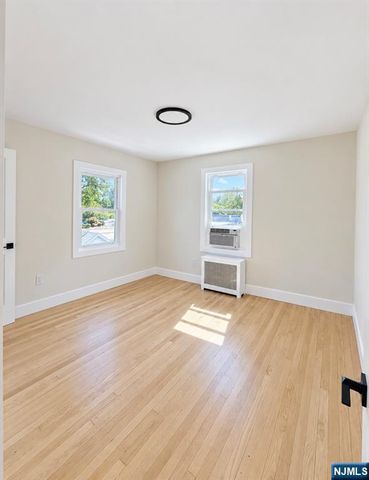 693 Chestnut Avenue, Teaneck, NJ 07666