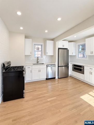 693 Chestnut Avenue, Teaneck, NJ 07666