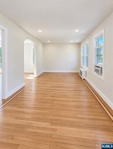 693 Chestnut Avenue, Teaneck, NJ 07666