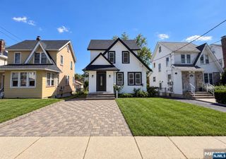 693 Chestnut Avenue, Teaneck, NJ 07666