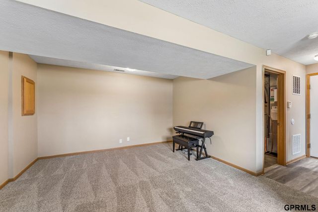 5312 S 191St Avenue, Omaha, NE 68135