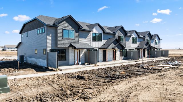 594 NE Hart Lane, Ankeny, IA 50021