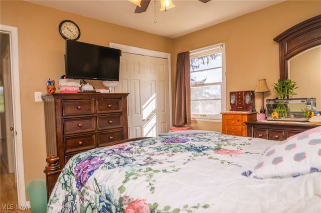 69565 Crescent Road, St Clairsville, OH 43950