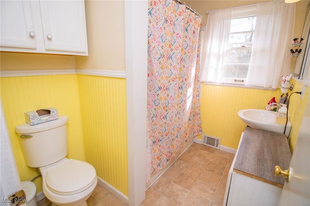 69565 Crescent Road, St Clairsville, OH 43950