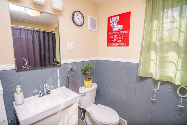 69565 Crescent Road, St Clairsville, OH 43950