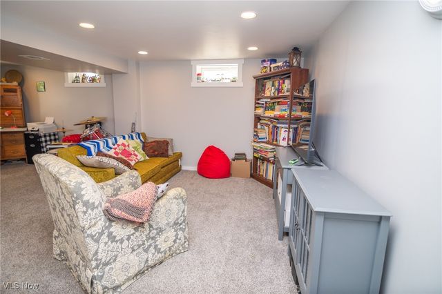 69565 Crescent Road, St Clairsville, OH 43950