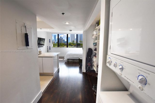 540 Brickell Key Dr 507, Miami, FL 33131