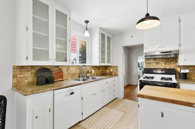 2728 Harkness St, Sacramento, CA 95818