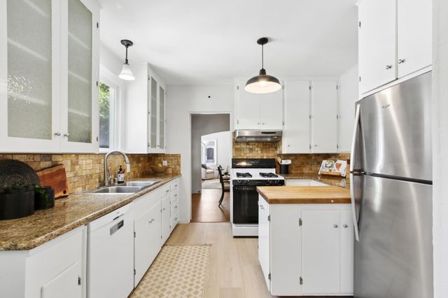 2728 Harkness St, Sacramento, CA 95818