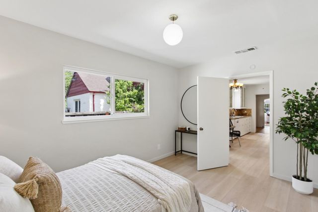 2728 Harkness St, Sacramento, CA 95818