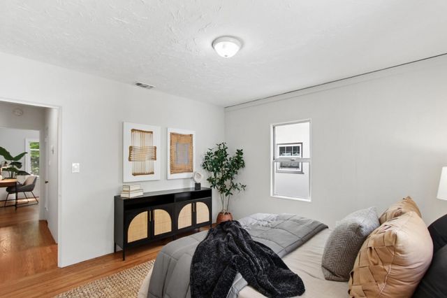 2728 Harkness St, Sacramento, CA 95818