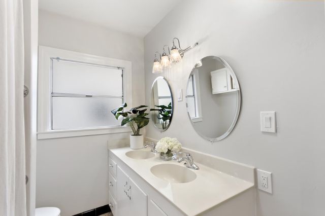 2728 Harkness St, Sacramento, CA 95818