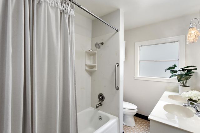 2728 Harkness St, Sacramento, CA 95818