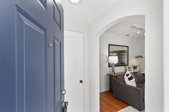 2728 Harkness St, Sacramento, CA 95818