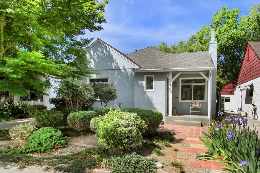 2728 Harkness St, Sacramento, CA 95818