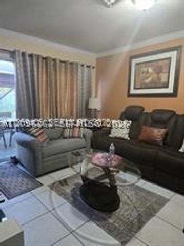 4925 W Lakes Dr, Deerfield Beach, FL 33442