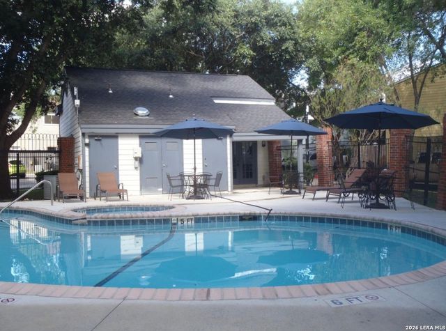 1915 Crossgate Park, San Antonio, TX 78247