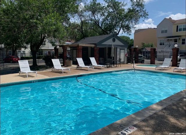 1915 Crossgate Park, San Antonio, TX 78247