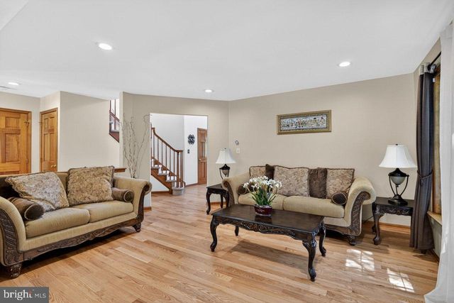 15 ANNIE LN, Robbinsville, NJ 08691