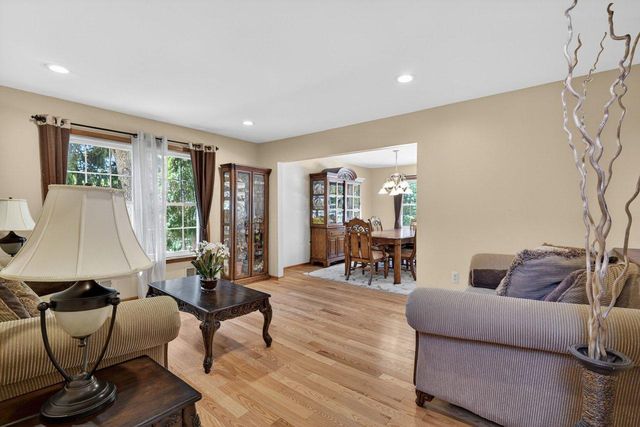 15 ANNIE LN, Robbinsville, NJ 08691