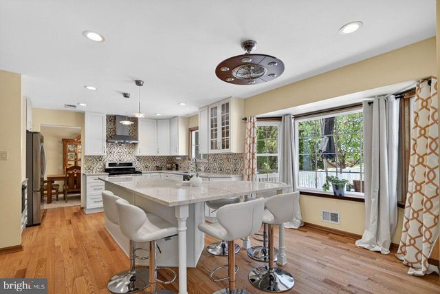 15 ANNIE LN, Robbinsville, NJ 08691