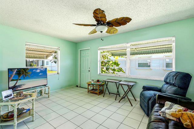 712 SW 18th Street, Boynton Beach, FL 33426
